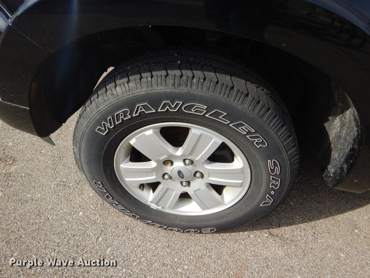 image for item DE4413 2009 Ford Explorer SUV