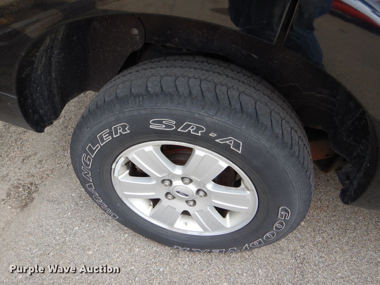 image for item DE4413 2009 Ford Explorer SUV