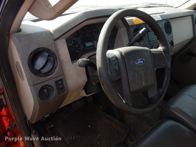 image for item DE4415 2009 Ford F250 Super Duty utility bed pickup truck