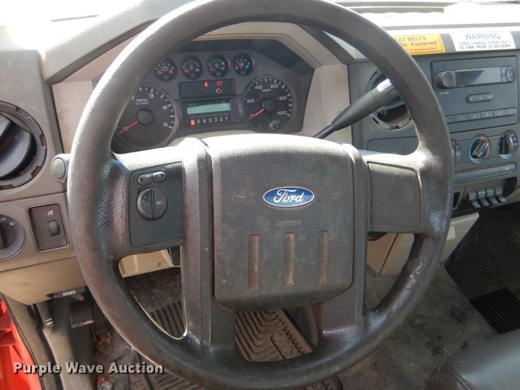 image for item DE4415 2009 Ford F250 Super Duty utility bed pickup truck