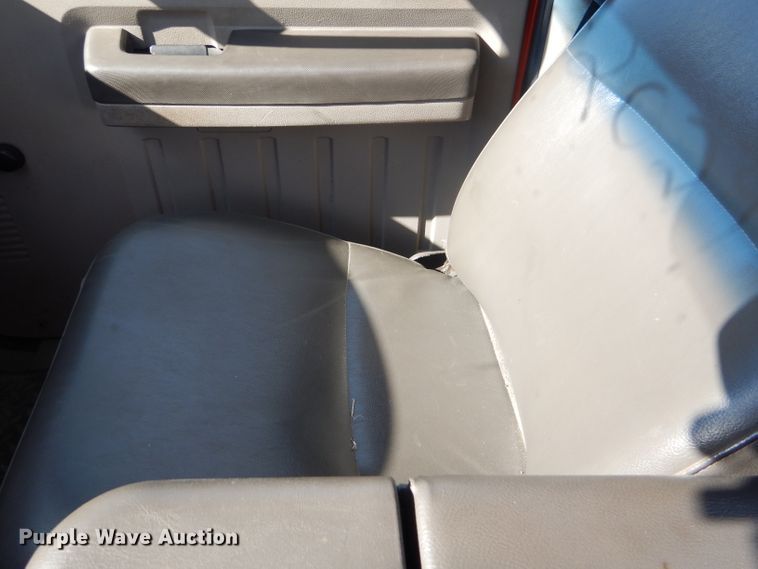 image for item DE4415 2009 Ford F250 Super Duty utility bed pickup truck