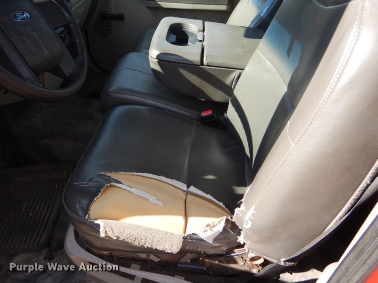 image for item DE4415 2009 Ford F250 Super Duty utility bed pickup truck