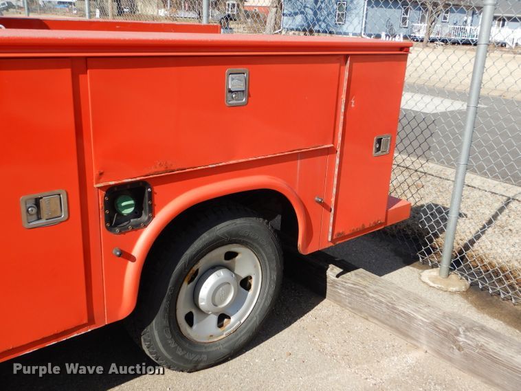 image for item DE4415 2009 Ford F250 Super Duty utility bed pickup truck