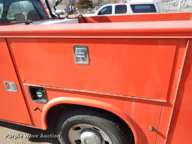 image for item DE4415 2009 Ford F250 Super Duty utility bed pickup truck