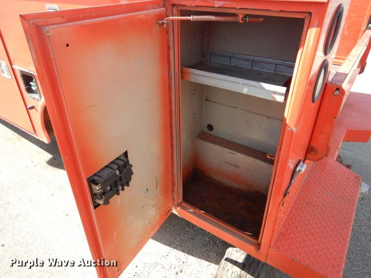 image for item DE4415 2009 Ford F250 Super Duty utility bed pickup truck