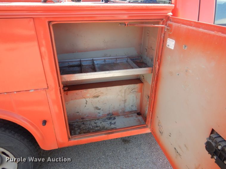 image for item DE4415 2009 Ford F250 Super Duty utility bed pickup truck