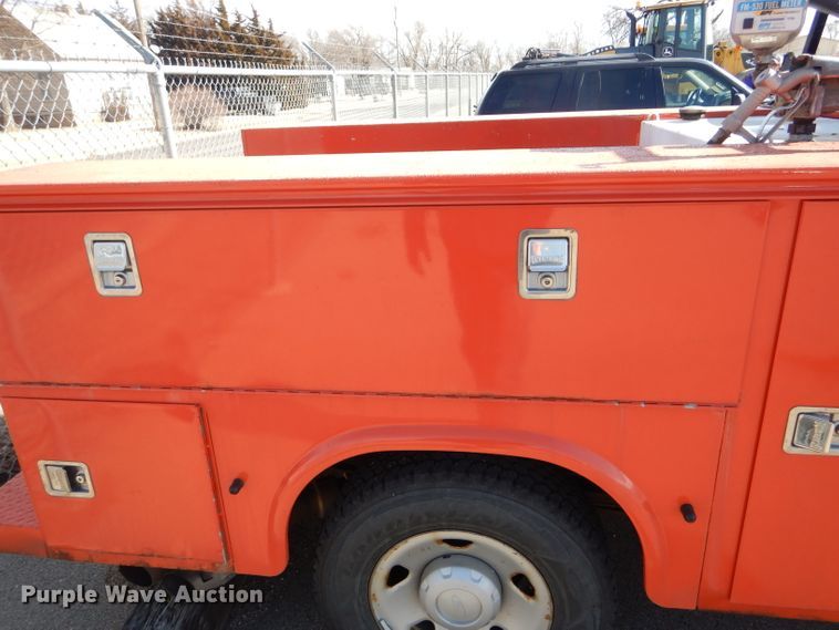 image for item DE4415 2009 Ford F250 Super Duty utility bed pickup truck