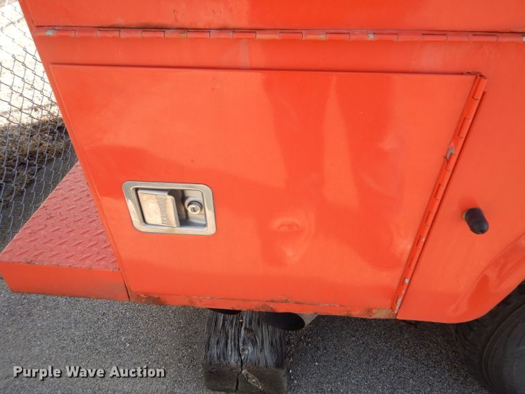 image for item DE4415 2009 Ford F250 Super Duty utility bed pickup truck