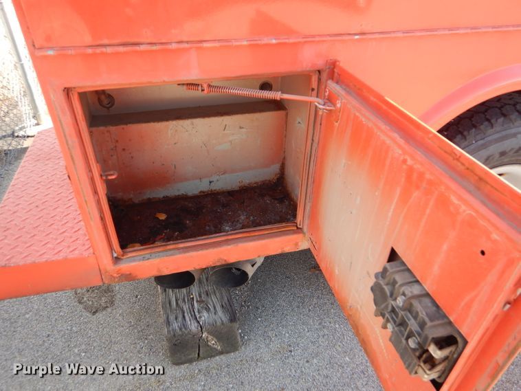 image for item DE4415 2009 Ford F250 Super Duty utility bed pickup truck