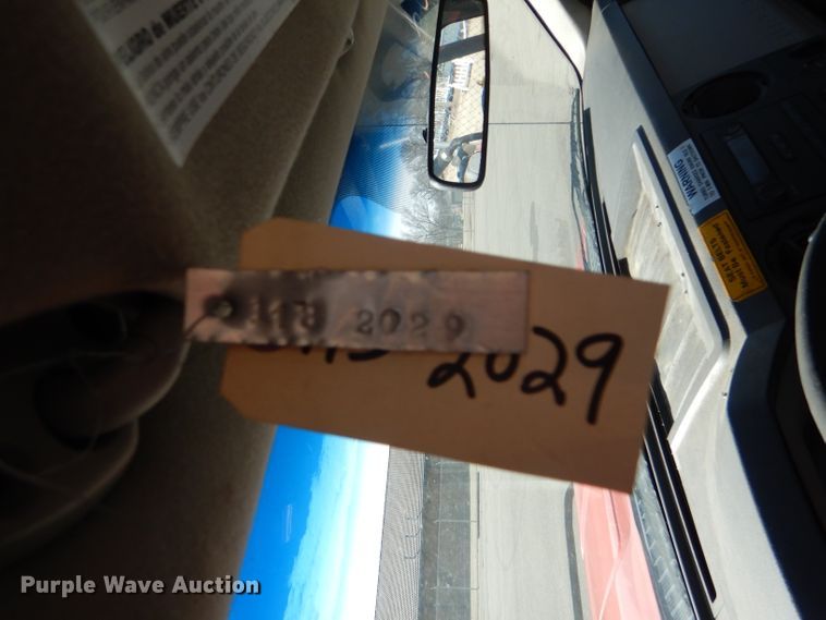 image for item DE4415 2009 Ford F250 Super Duty utility bed pickup truck