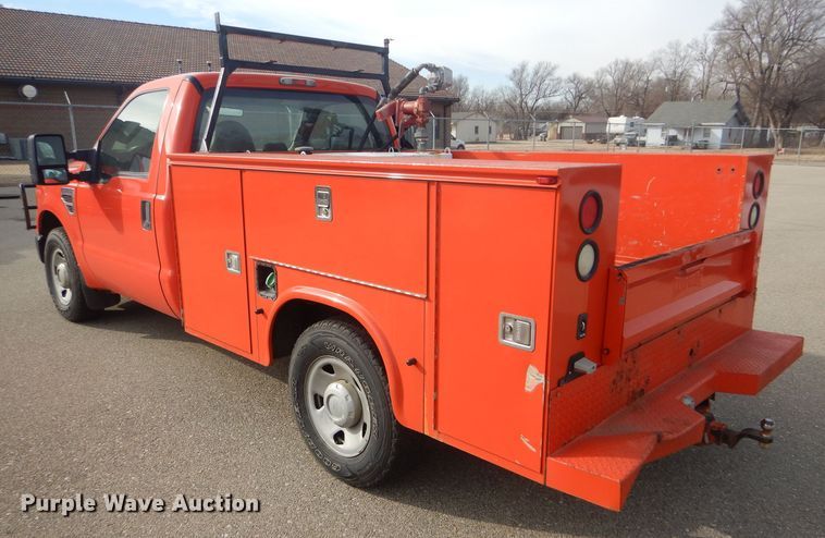 image for item DE4416 2009 Ford F250 Super Duty utility bed pickup truck