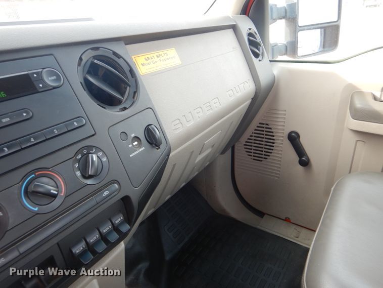 image for item DE4416 2009 Ford F250 Super Duty utility bed pickup truck