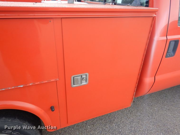 image for item DE4416 2009 Ford F250 Super Duty utility bed pickup truck