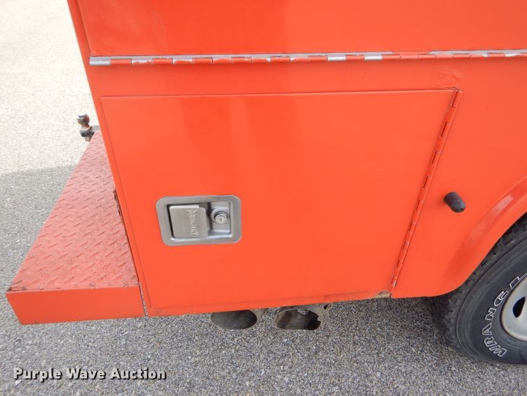 image for item DE4416 2009 Ford F250 Super Duty utility bed pickup truck