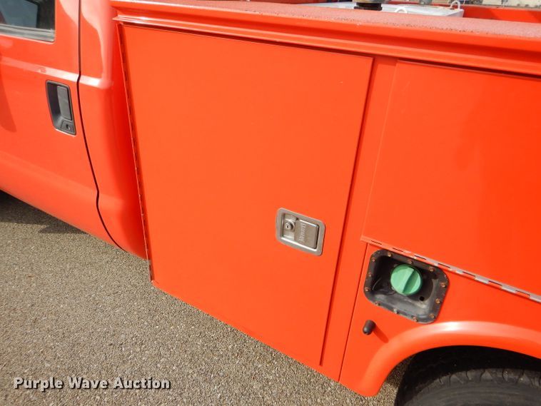 image for item DE4416 2009 Ford F250 Super Duty utility bed pickup truck