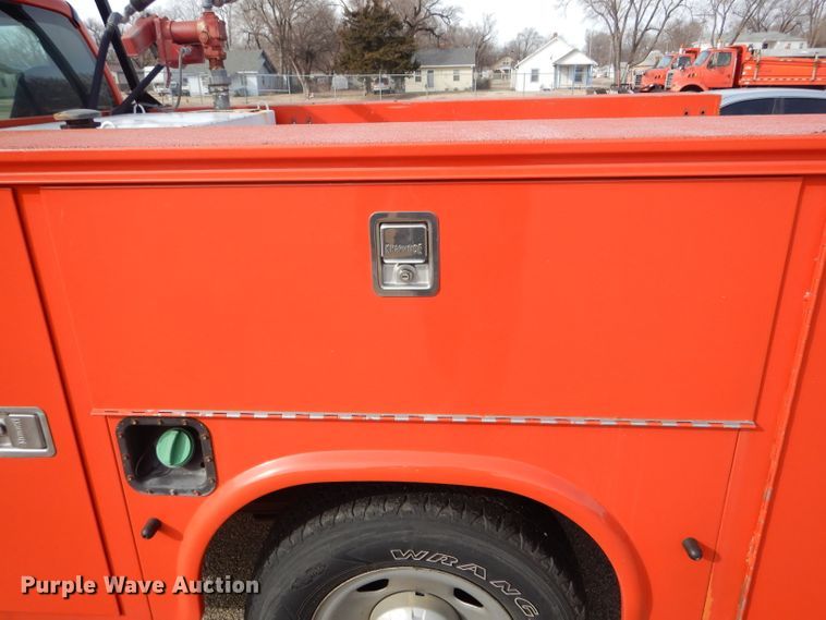 image for item DE4416 2009 Ford F250 Super Duty utility bed pickup truck