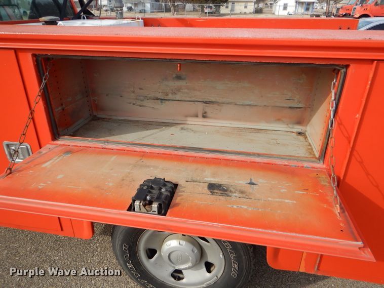 image for item DE4416 2009 Ford F250 Super Duty utility bed pickup truck