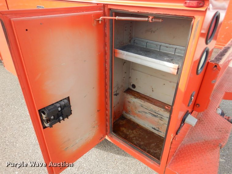 image for item DE4416 2009 Ford F250 Super Duty utility bed pickup truck