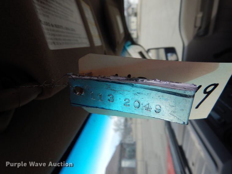 image for item DE4416 2009 Ford F250 Super Duty utility bed pickup truck