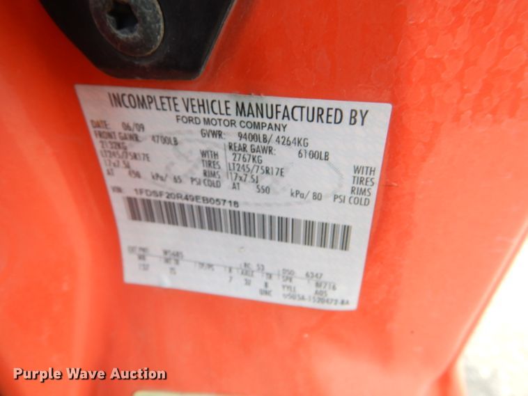 image for item DE4416 2009 Ford F250 Super Duty utility bed pickup truck