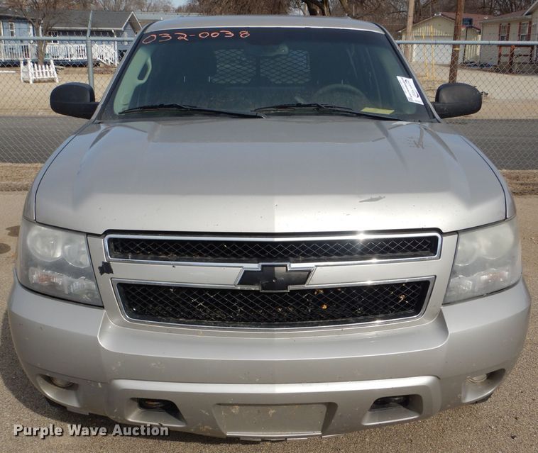 image for item DE4417 2008 Chevrolet Suburban 2500 SUV