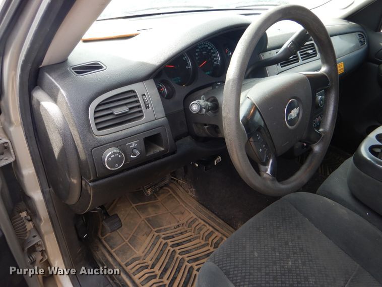image for item DE4417 2008 Chevrolet Suburban 2500 SUV