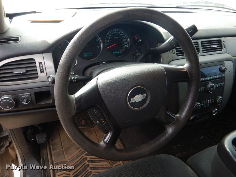 image for item DE4417 2008 Chevrolet Suburban 2500 SUV