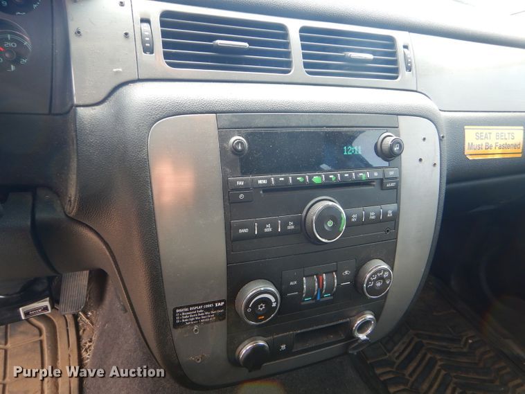 image for item DE4417 2008 Chevrolet Suburban 2500 SUV