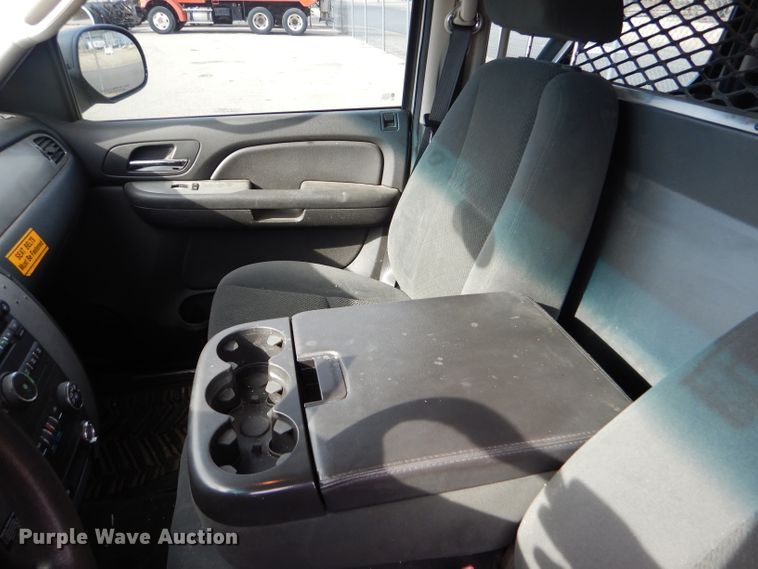 image for item DE4417 2008 Chevrolet Suburban 2500 SUV