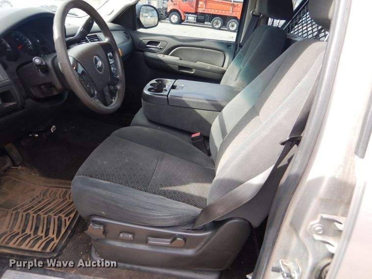 image for item DE4417 2008 Chevrolet Suburban 2500 SUV