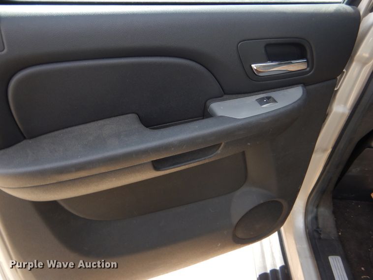 image for item DE4417 2008 Chevrolet Suburban 2500 SUV