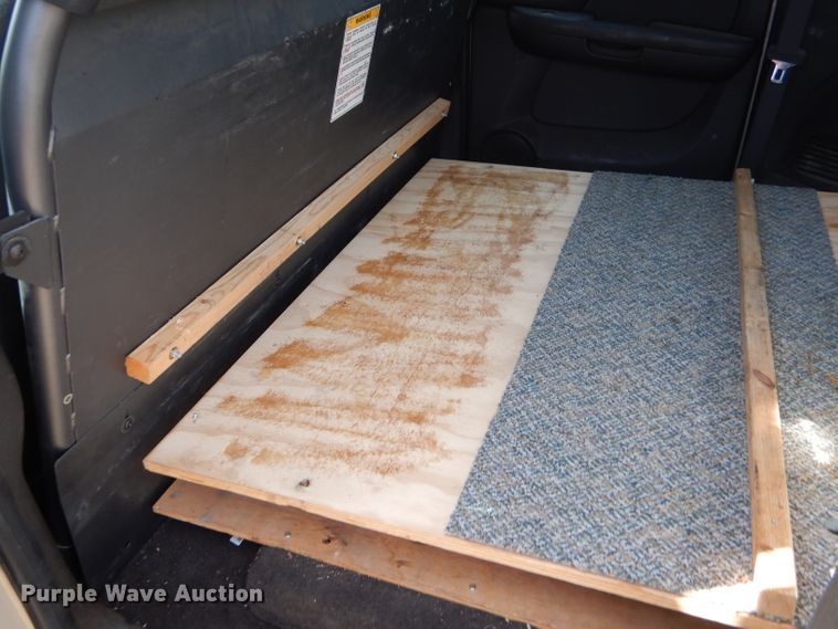 image for item DE4417 2008 Chevrolet Suburban 2500 SUV