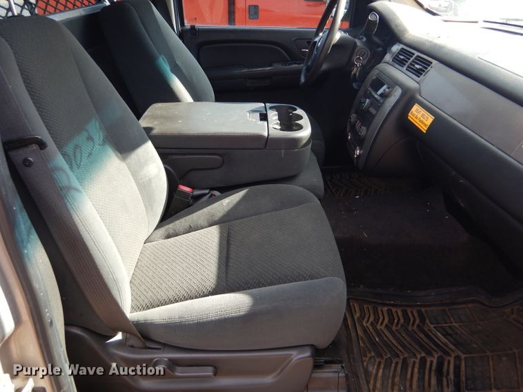 image for item DE4417 2008 Chevrolet Suburban 2500 SUV