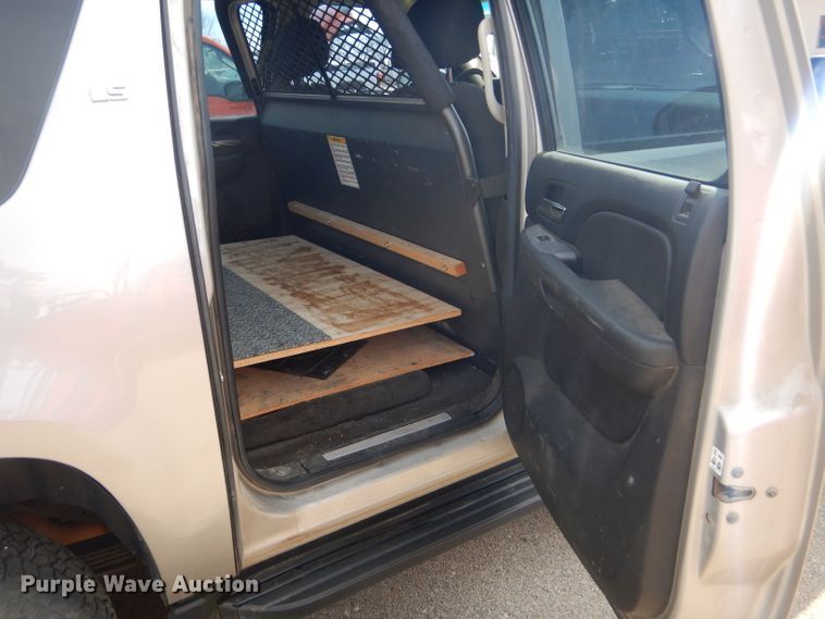 image for item DE4417 2008 Chevrolet Suburban 2500 SUV