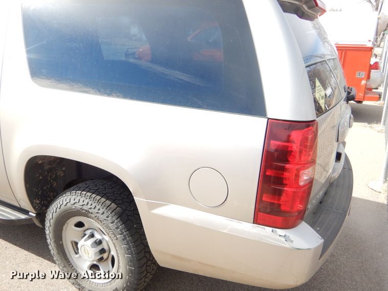 image for item DE4417 2008 Chevrolet Suburban 2500 SUV