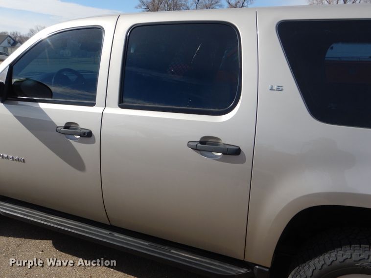 image for item DE4417 2008 Chevrolet Suburban 2500 SUV