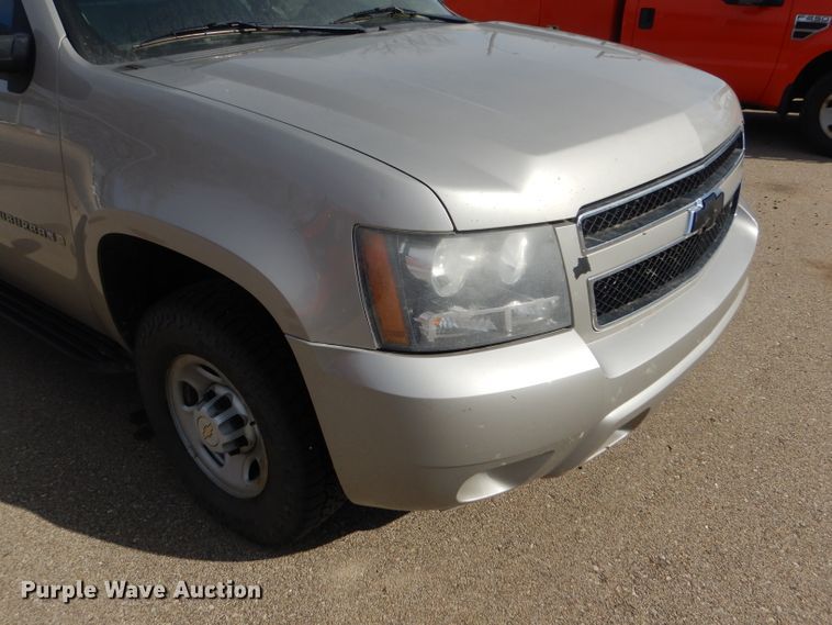 image for item DE4417 2008 Chevrolet Suburban 2500 SUV