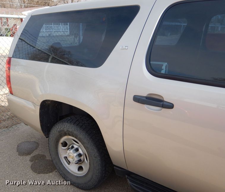 image for item DE4417 2008 Chevrolet Suburban 2500 SUV