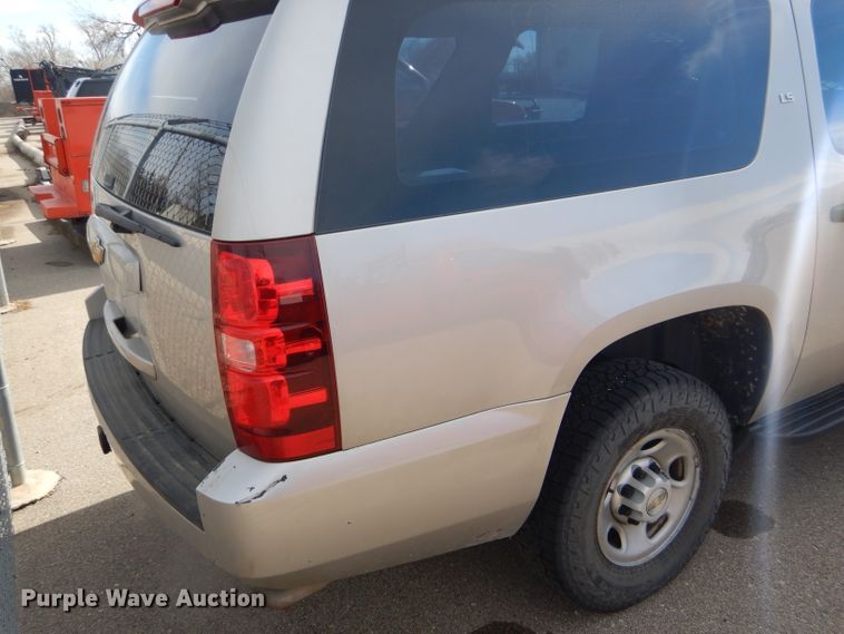 image for item DE4417 2008 Chevrolet Suburban 2500 SUV