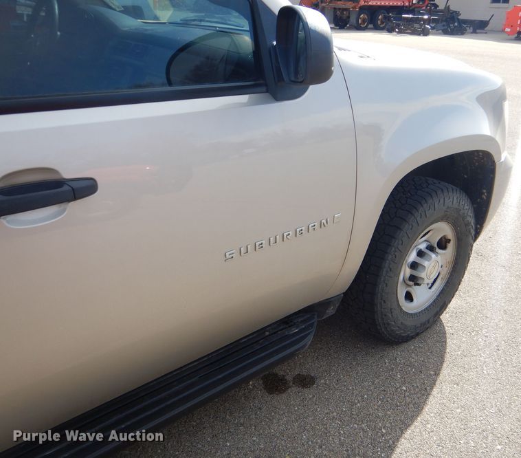 image for item DE4417 2008 Chevrolet Suburban 2500 SUV