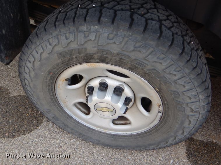 image for item DE4417 2008 Chevrolet Suburban 2500 SUV