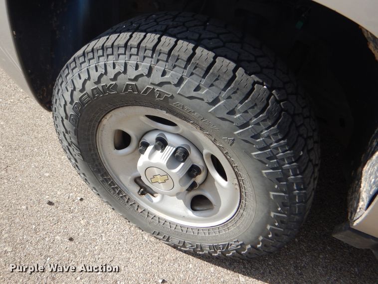 image for item DE4417 2008 Chevrolet Suburban 2500 SUV