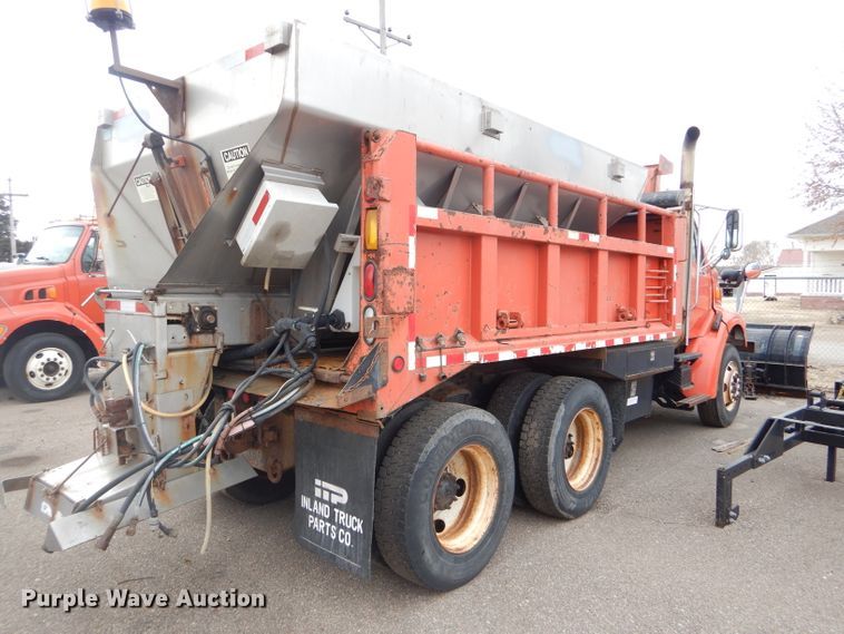 image for item DE4425 2001 Sterling LT7501 dump truck