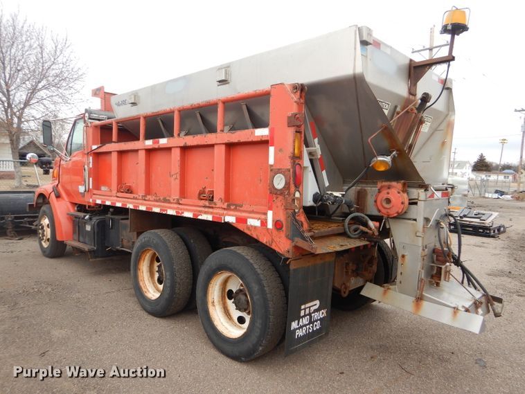 image for item DE4425 2001 Sterling LT7501 dump truck