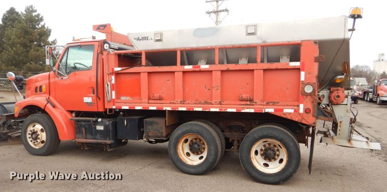 image for item DE4425 2001 Sterling LT7501 dump truck