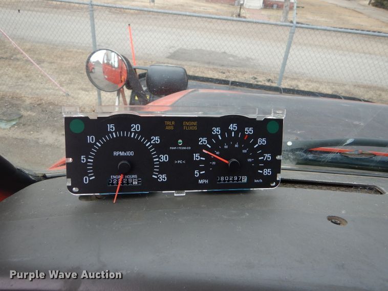 image for item DE4425 2001 Sterling LT7501 dump truck