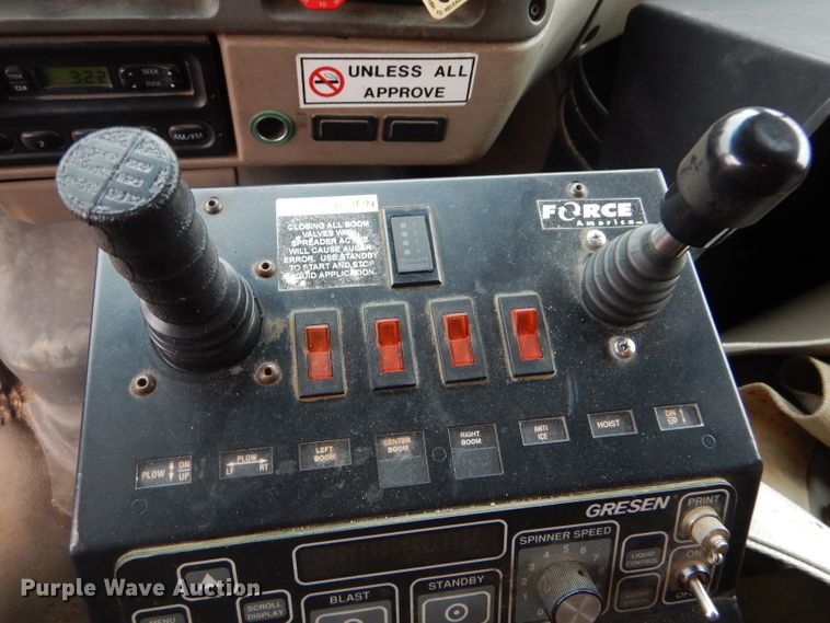 image for item DE4425 2001 Sterling LT7501 dump truck