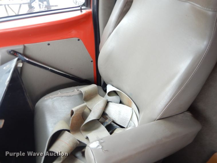 image for item DE4425 2001 Sterling LT7501 dump truck