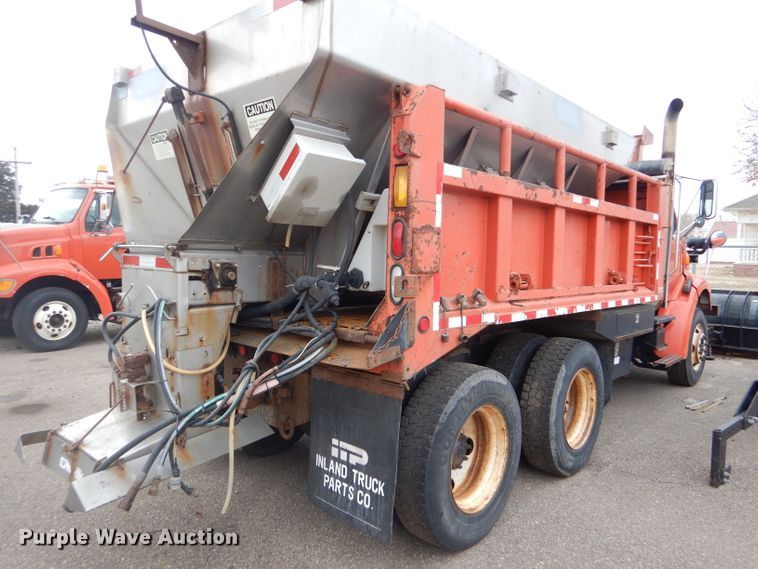 image for item DE4425 2001 Sterling LT7501 dump truck