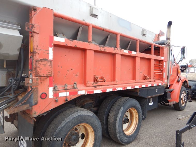image for item DE4425 2001 Sterling LT7501 dump truck